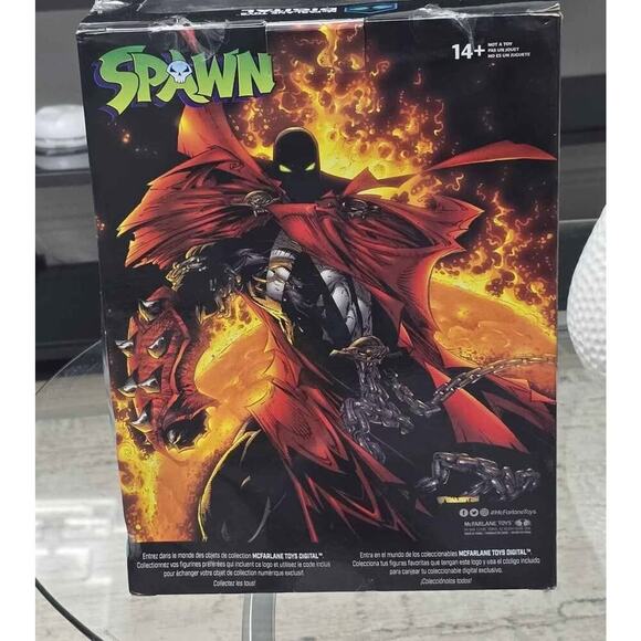 The new McFarlane Toys 30th Anniversary Spawn 1:7 Scale Posed Figure w/Digital . - Picture 2 of 5
